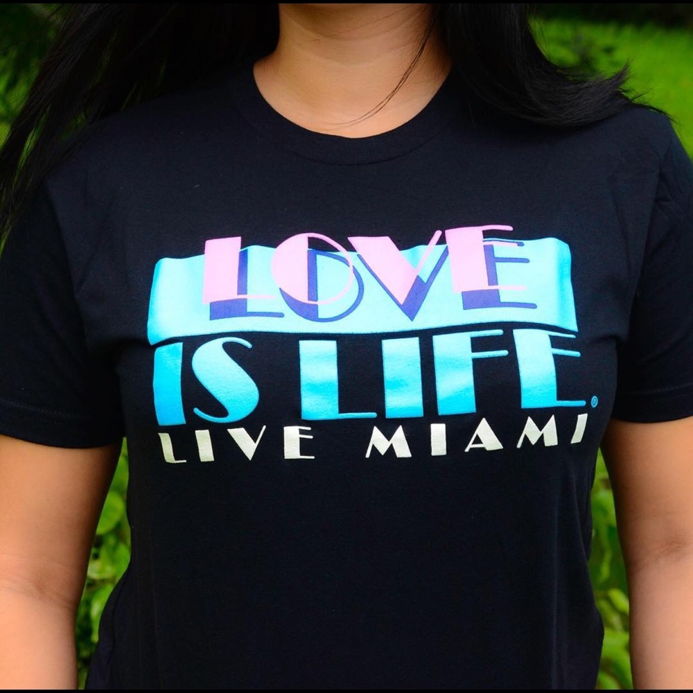 Love is Life (USA) t-shirt